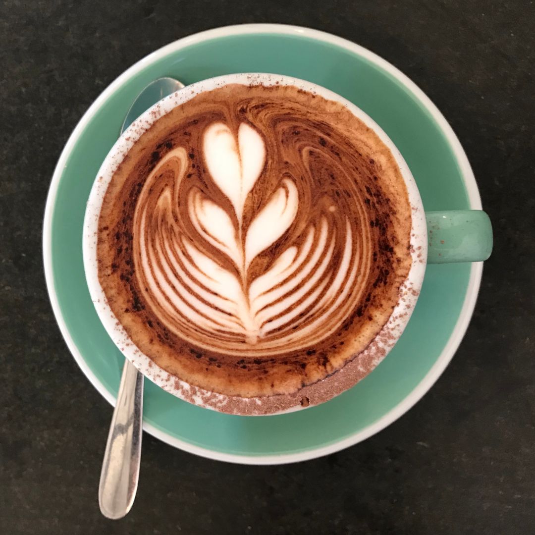 latte art pro kakaočíno (kakaové cappuccino)